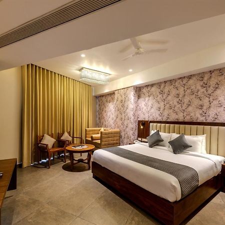 Sundex Hotel Thanjavur Esterno foto