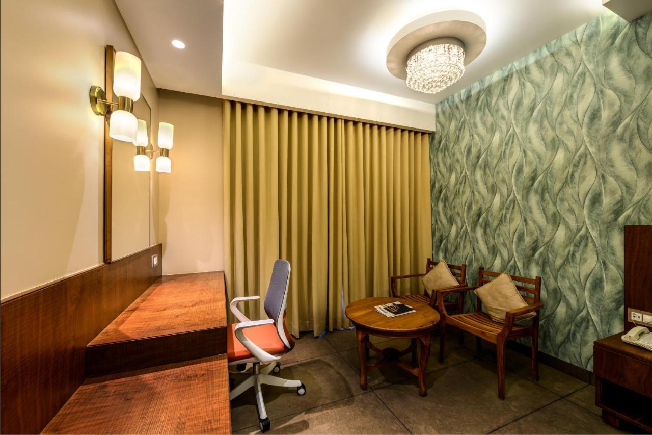Sundex Hotel Thanjavur Esterno foto