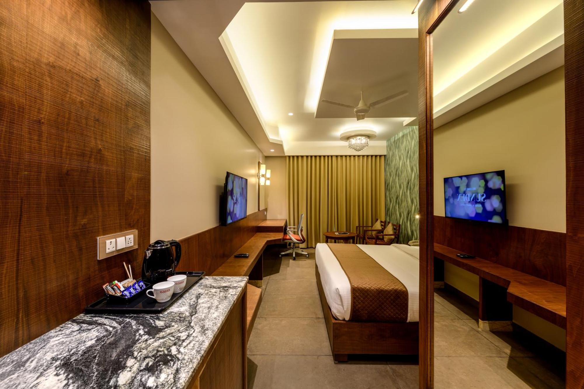Sundex Hotel Thanjavur Esterno foto