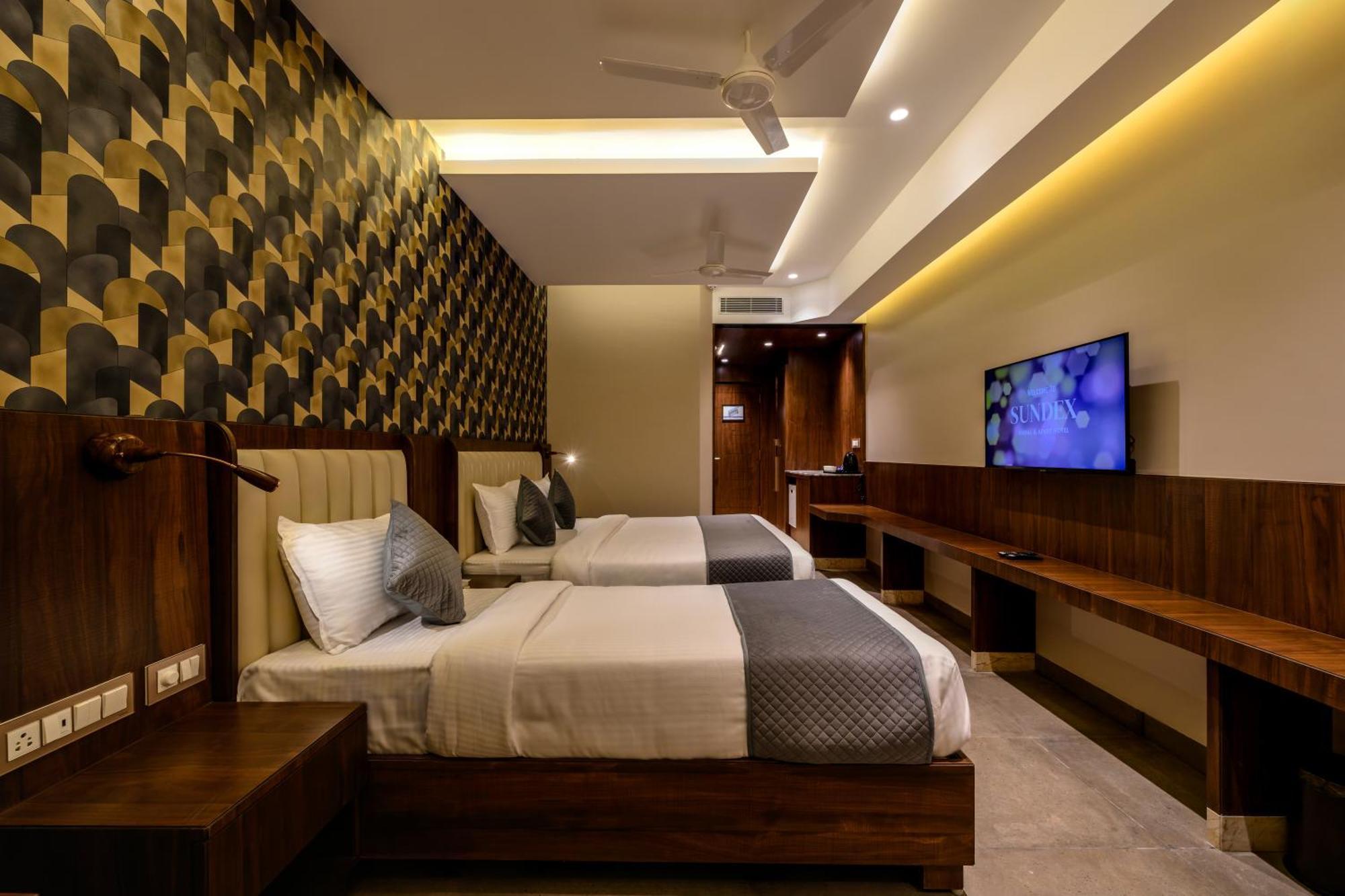 Sundex Hotel Thanjavur Esterno foto