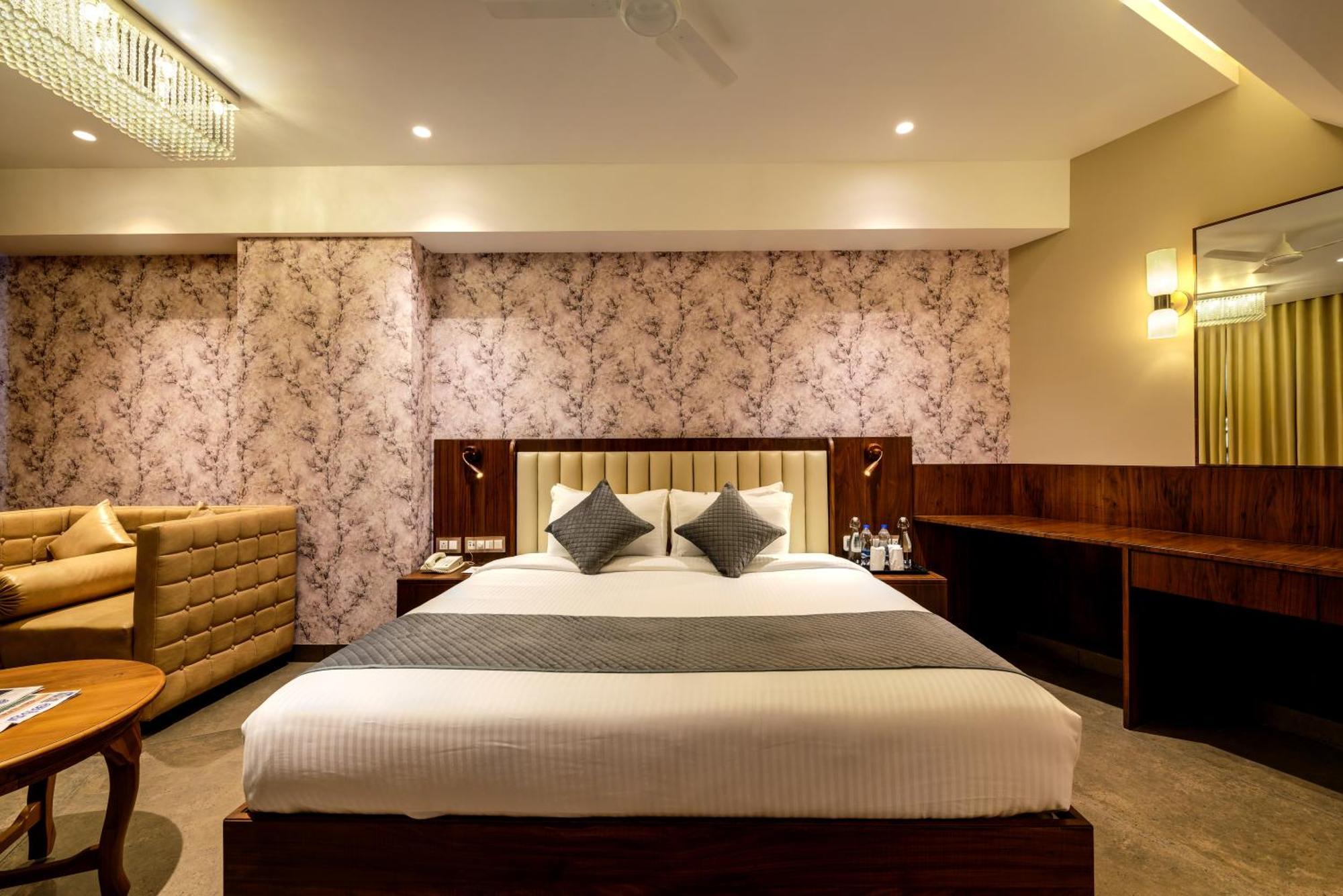 Sundex Hotel Thanjavur Esterno foto